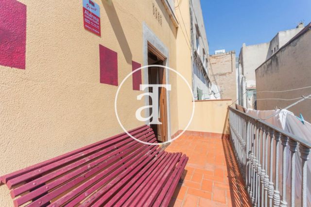 Monthly rental apartment with 2-bedroom close to La Rambla 32