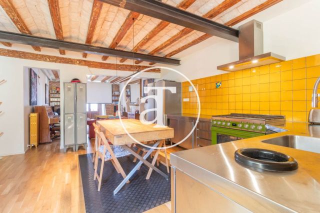Monthly rental apartment with 2-bedroom close to La Rambla 15