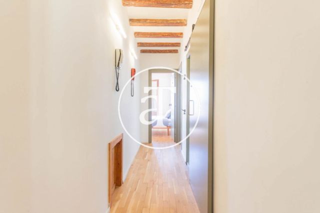 Monthly rental apartment with 2-bedroom close to La Rambla 26