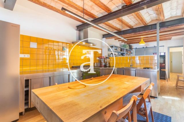 Monthly rental apartment with 2-bedroom close to La Rambla 21