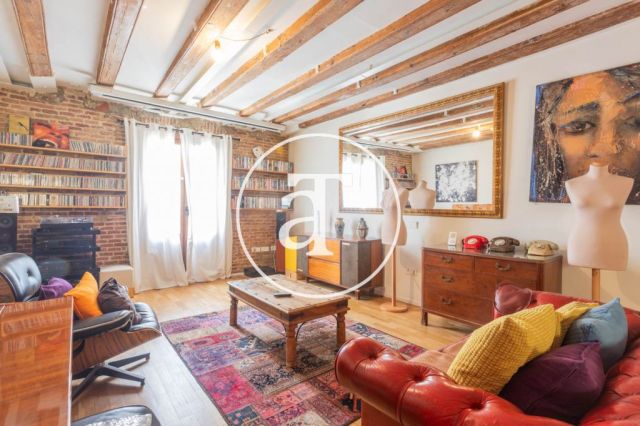 Monthly rental apartment with 2-bedroom close to La Rambla