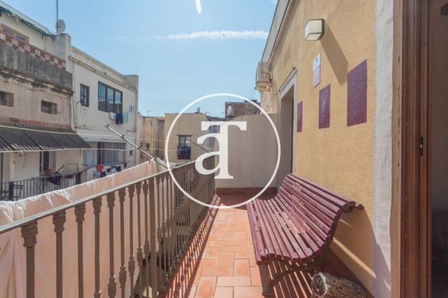 Monthly rental apartment with 2-bedroom close to La Rambla 30