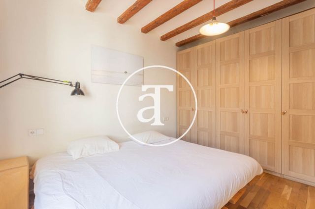 Monthly rental apartment with 2-bedroom close to La Rambla 40
