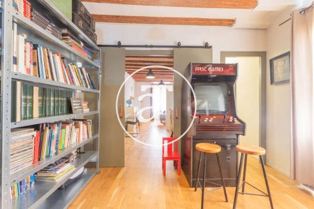Monthly rental apartment with 2-bedroom close to La Rambla 24