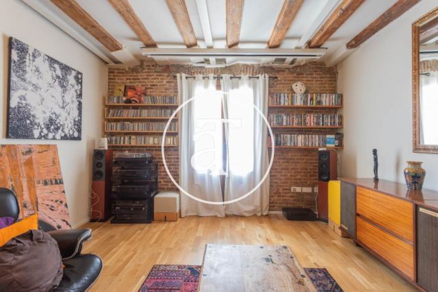 Monthly rental apartment with 2-bedroom close to La Rambla 3