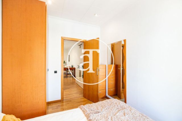 Monthly rental penthouse with 2 bedrooms and terrace in Gracia 51