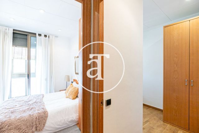 Monthly rental penthouse with 2 bedrooms and terrace in Gracia 46