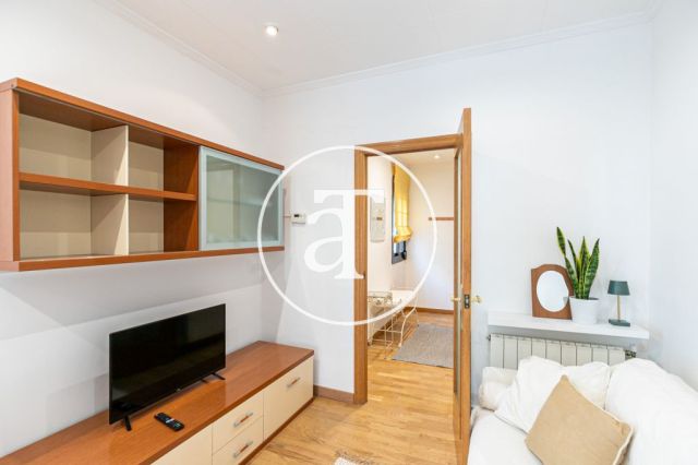 Monthly rental penthouse with 2 bedrooms and terrace in Gracia 10