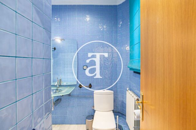 Monthly rental penthouse with 2 bedrooms and terrace in Gracia 61