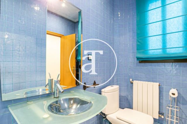 Monthly rental penthouse with 2 bedrooms and terrace in Gracia 65