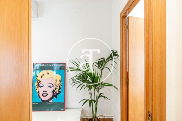 Monthly rental penthouse with 2 bedrooms and terrace in Gracia 45