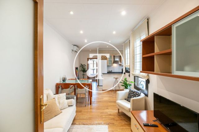 Monthly rental penthouse with 2 bedrooms and terrace in Gracia 27
