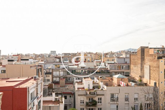 Monthly rental penthouse with 2 bedrooms and terrace in Gracia 23