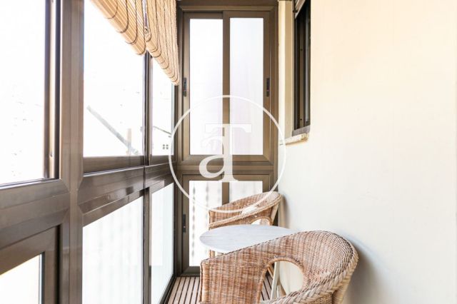 Monthly rental penthouse with 2 bedrooms and terrace in Gracia 52