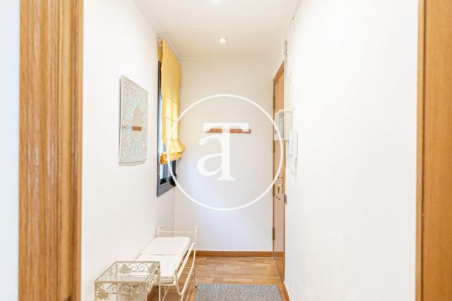 Monthly rental penthouse with 2 bedrooms and terrace in Gracia 57