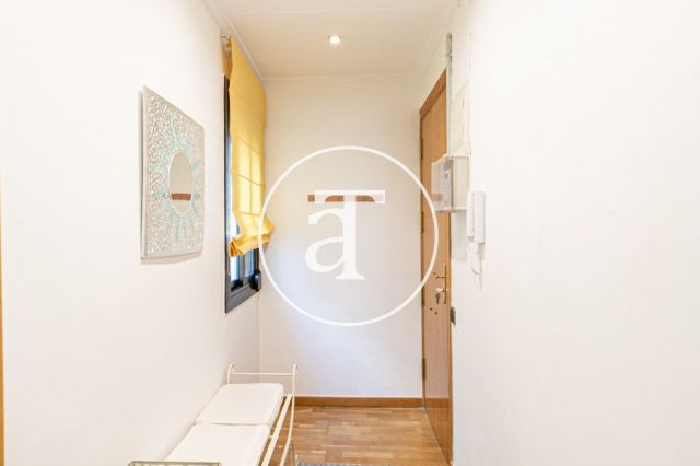Monthly rental penthouse with 2 bedrooms and terrace in Gracia 58