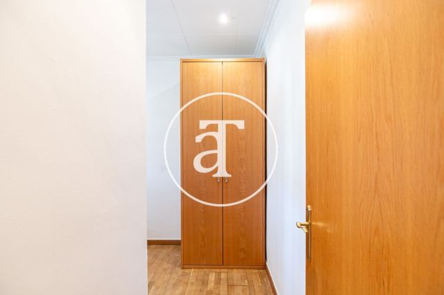 Monthly rental penthouse with 2 bedrooms and terrace in Gracia 41