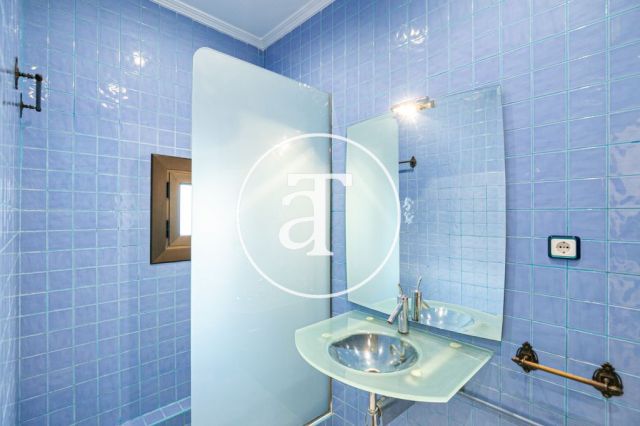 Monthly rental penthouse with 2 bedrooms and terrace in Gracia 62