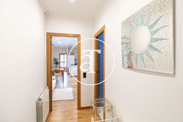 Monthly rental penthouse with 2 bedrooms and terrace in Gracia 60