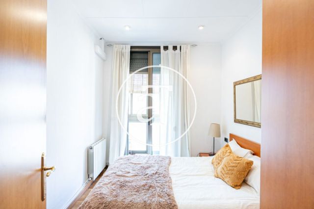 Monthly rental penthouse with 2 bedrooms and terrace in Gracia 48