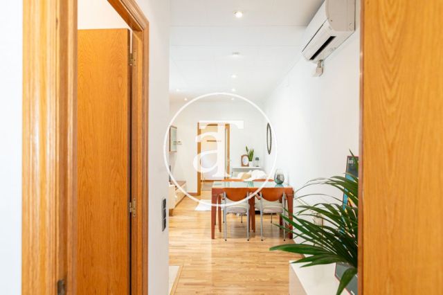Monthly rental penthouse with 2 bedrooms and terrace in Gracia 56