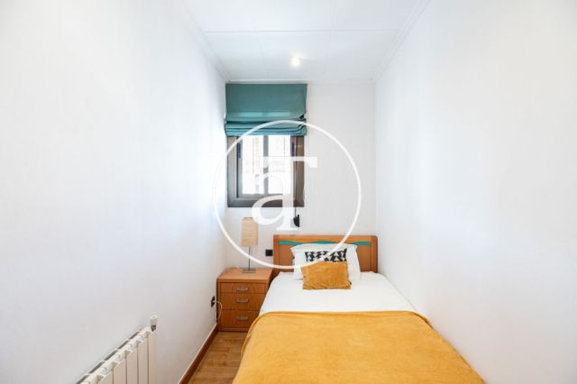 Monthly rental penthouse with 2 bedrooms and terrace in Gracia 44