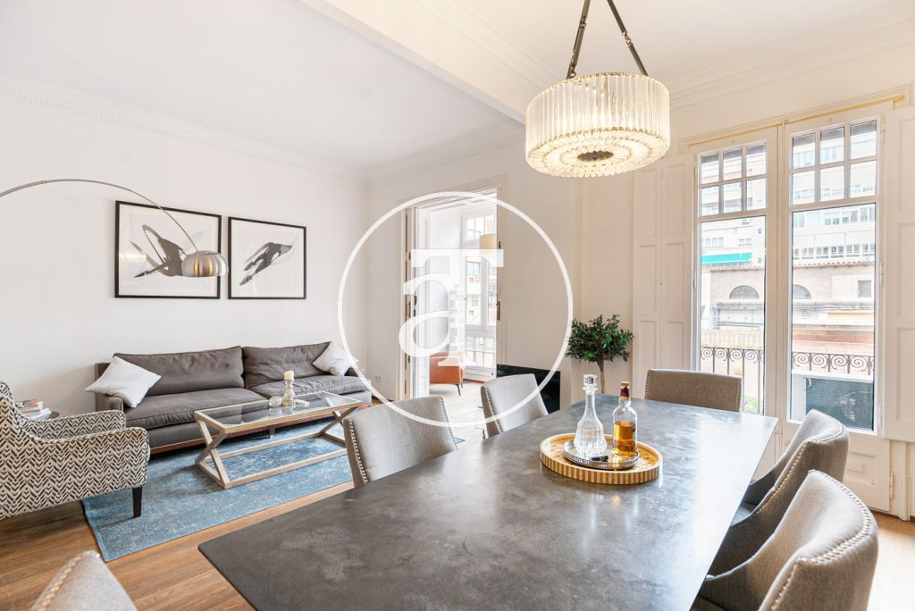 Piso de alquiler temporal de 3 habitaciones y un estudio en Carrer de Paris 3