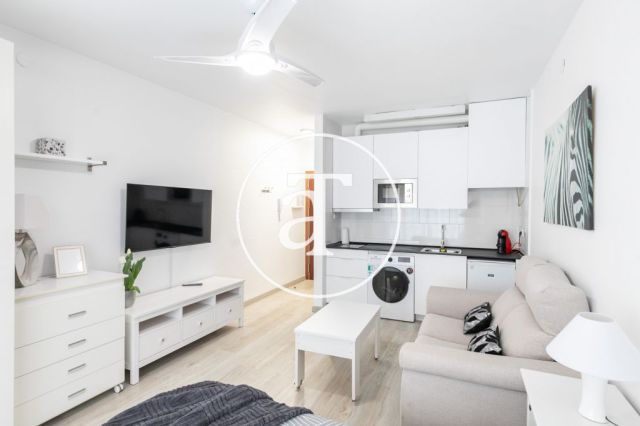 Monthly rental studio close to L'Illa Diagonal 10