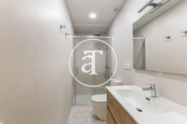 Monthly rental apartment with 2 bedroom close to Hospital Sant Pau 18
