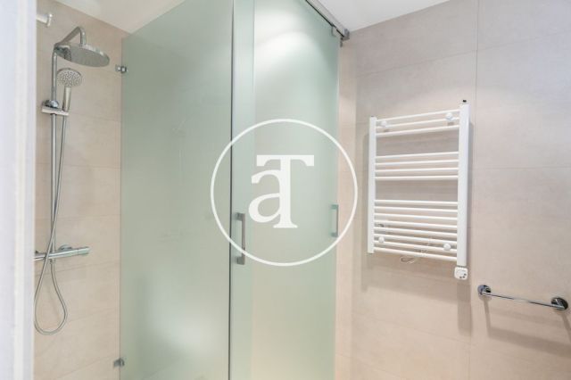 Monthly rental apartment with 2 bedrooms close to Plaza Universitat 37