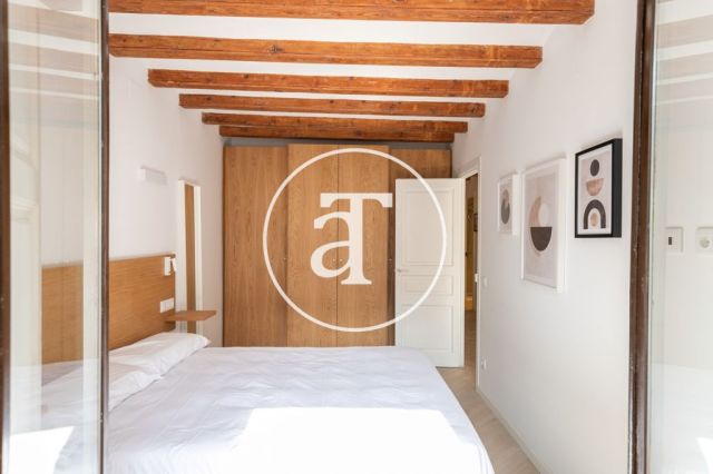Monthly rental apartment with 2 bedrooms close to Plaza Universitat 27