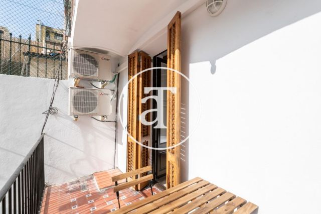 Monthly rental apartment with 2 bedrooms close to Plaza Universitat 12