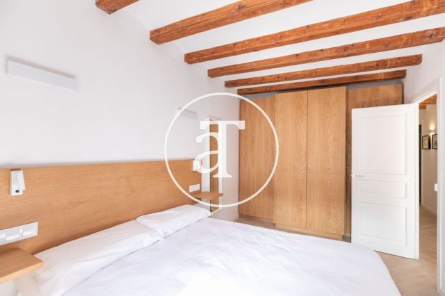 Monthly rental apartment with 2 bedrooms close to Plaza Universitat 26