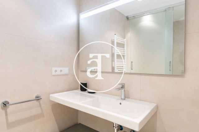 Monthly rental apartment with 2 bedrooms close to Plaza Universitat 35