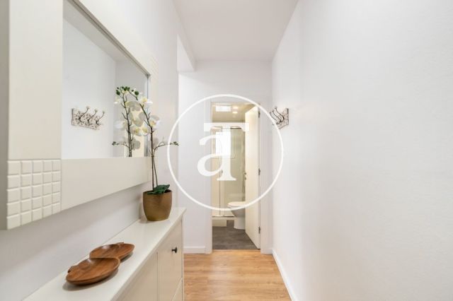 Monthly rental studio with terrace steps from L'illa Diagonal 20