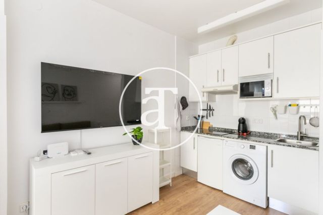 Monthly rental studio with terrace steps from L'illa Diagonal 10