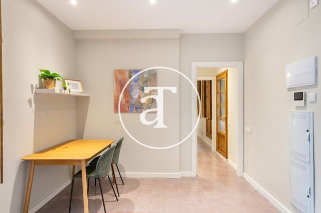 Piso de alquiler temporal de 4 habitaciones en el Gótico 31