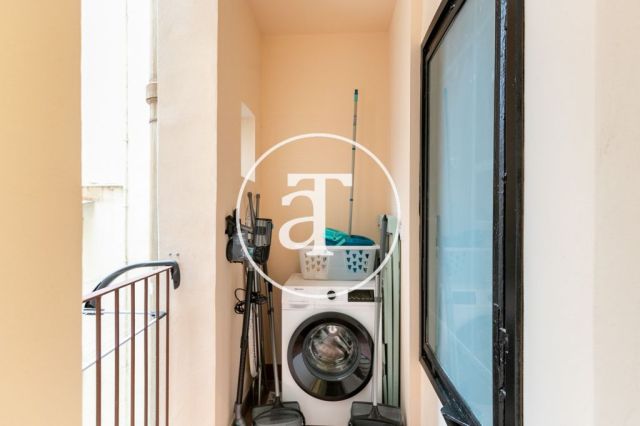 Piso de alquiler temporal de 4 habitaciones en el Gótico 26