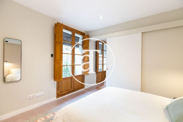 Piso de alquiler temporal de 4 habitaciones en el Gótico 36