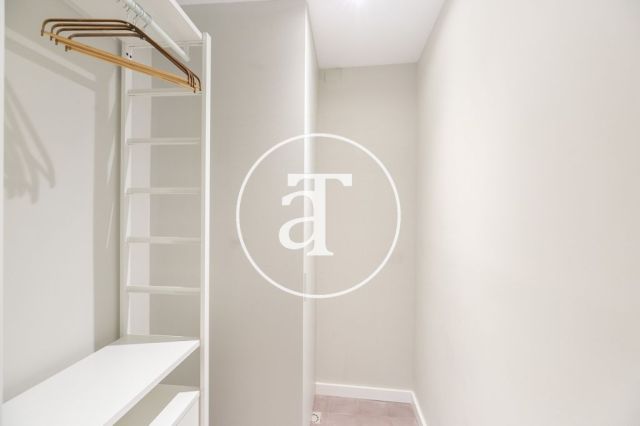Monthly rental apartment with 2 bedrooms in the Gothic Quarter 17