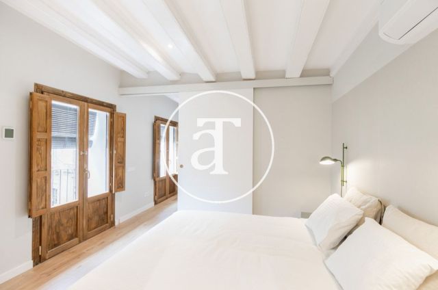 Monthly rental apartment with 2 bedrooms in the Gothic Quarter 18