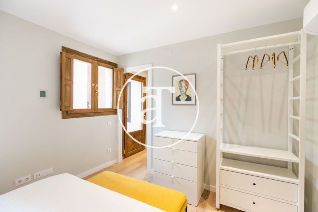 Monthly rental apartment with 2 bedrooms in the Gothic Quarter 24