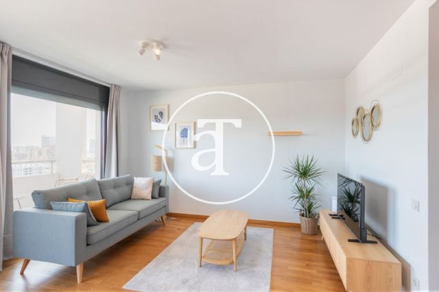 Piso de alquiler temporal de 2 habitaciones, terraza y piscina comunitaria a un paso del Parque Central del Poblenou 7