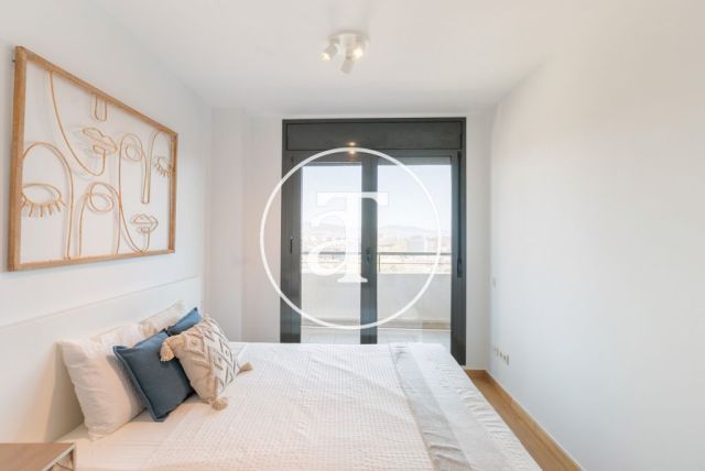 Piso de alquiler temporal de 2 habitaciones, terraza y piscina comunitaria a un paso del Parque Central del Poblenou 20