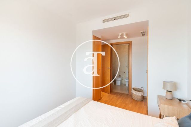 Piso de alquiler temporal de 2 habitaciones, terraza y piscina comunitaria a un paso del Parque Central del Poblenou 22
