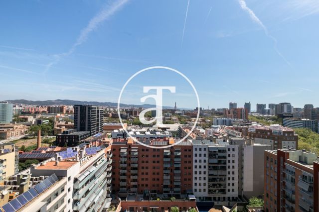 Piso de alquiler temporal de 2 habitaciones, terraza y piscina comunitaria a un paso del Parque Central del Poblenou 12