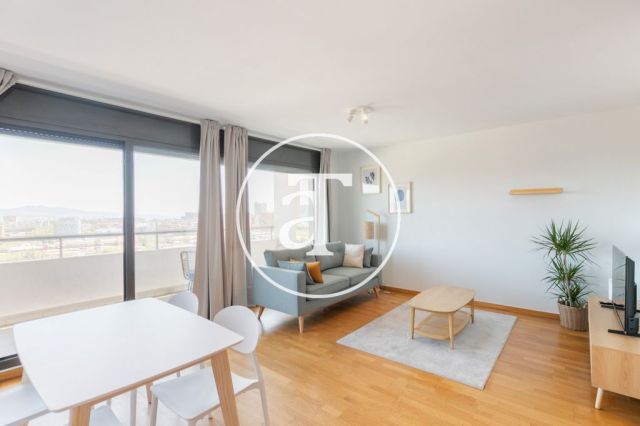 Piso de alquiler temporal de 2 habitaciones, terraza y piscina comunitaria a un paso del Parque Central del Poblenou 6