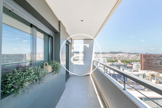 Piso de alquiler temporal de 2 habitaciones, terraza y piscina comunitaria a un paso del Parque Central del Poblenou 10