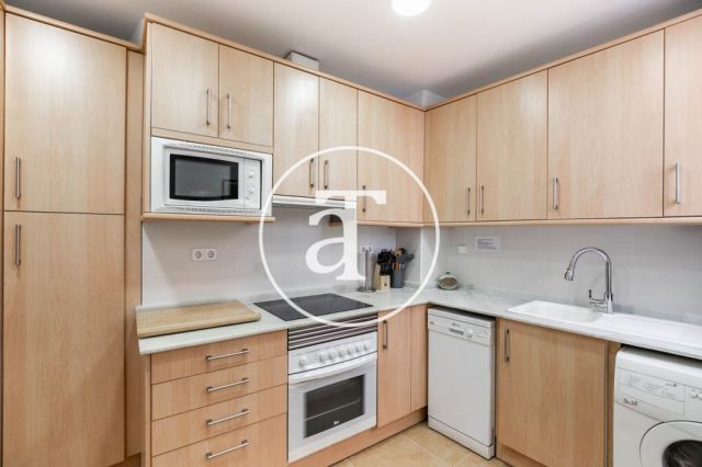 Piso de alquiler temporal de 3 habitaciones próximo al Parque de la Ciudadela 9
