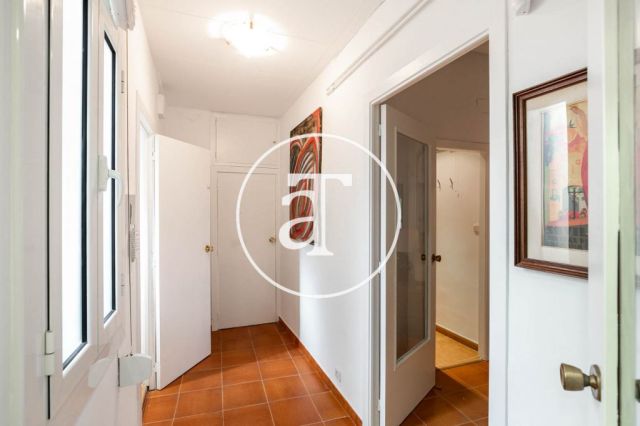 Piso de alquiler temporal de 3 habitaciones próximo al Parque de la Ciudadela 13